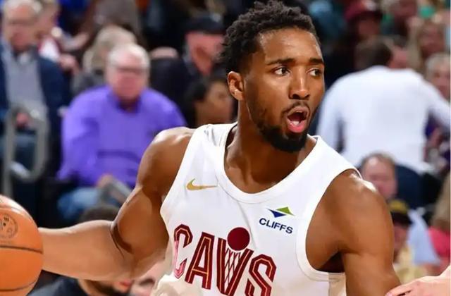 米切尔续约骑士仅因伙食好 想征服球员必须先征服他们的“胃”